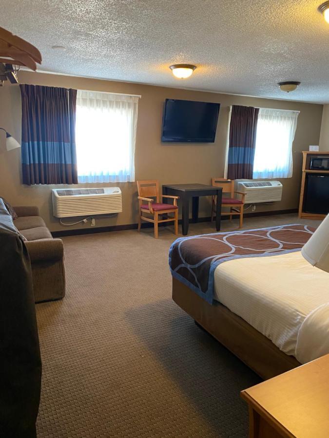 Super 8 By Wyndham Ogallala Exterior photo