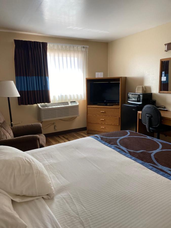Super 8 By Wyndham Ogallala Exterior photo