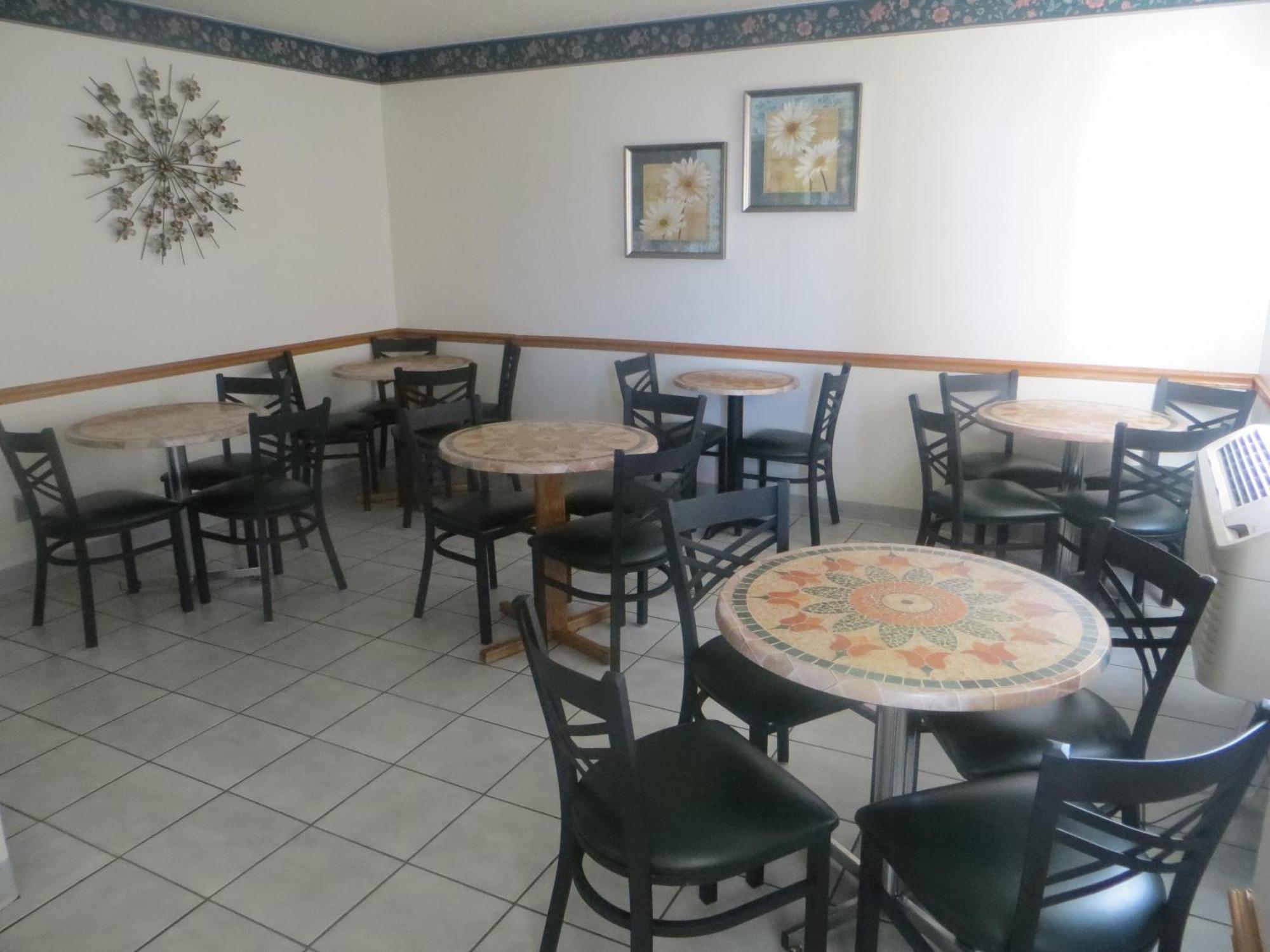 Super 8 By Wyndham Ogallala Exterior photo